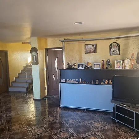 Гостевой дом De Inchiriat Duly 4*