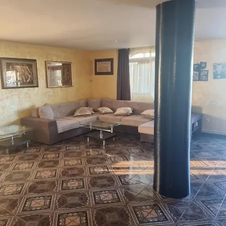 De Inchiriat Duly Гостевой дом