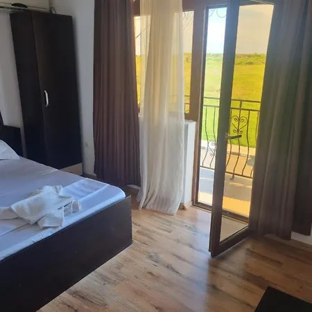 Гостевой дом De Inchiriat Duly Костинешти