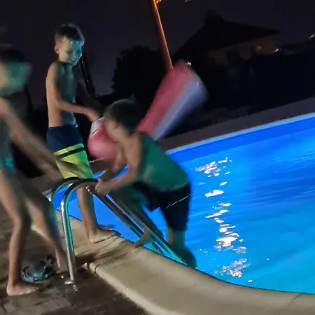 De Inchiriat Duly 4* Костинешти