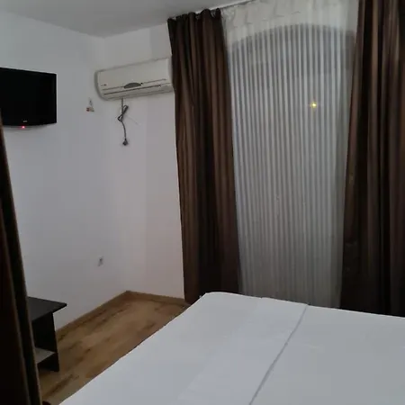 게스트하우스 De Inchiriat Duly 4*