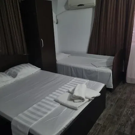게스트하우스 De Inchiriat Duly 4*